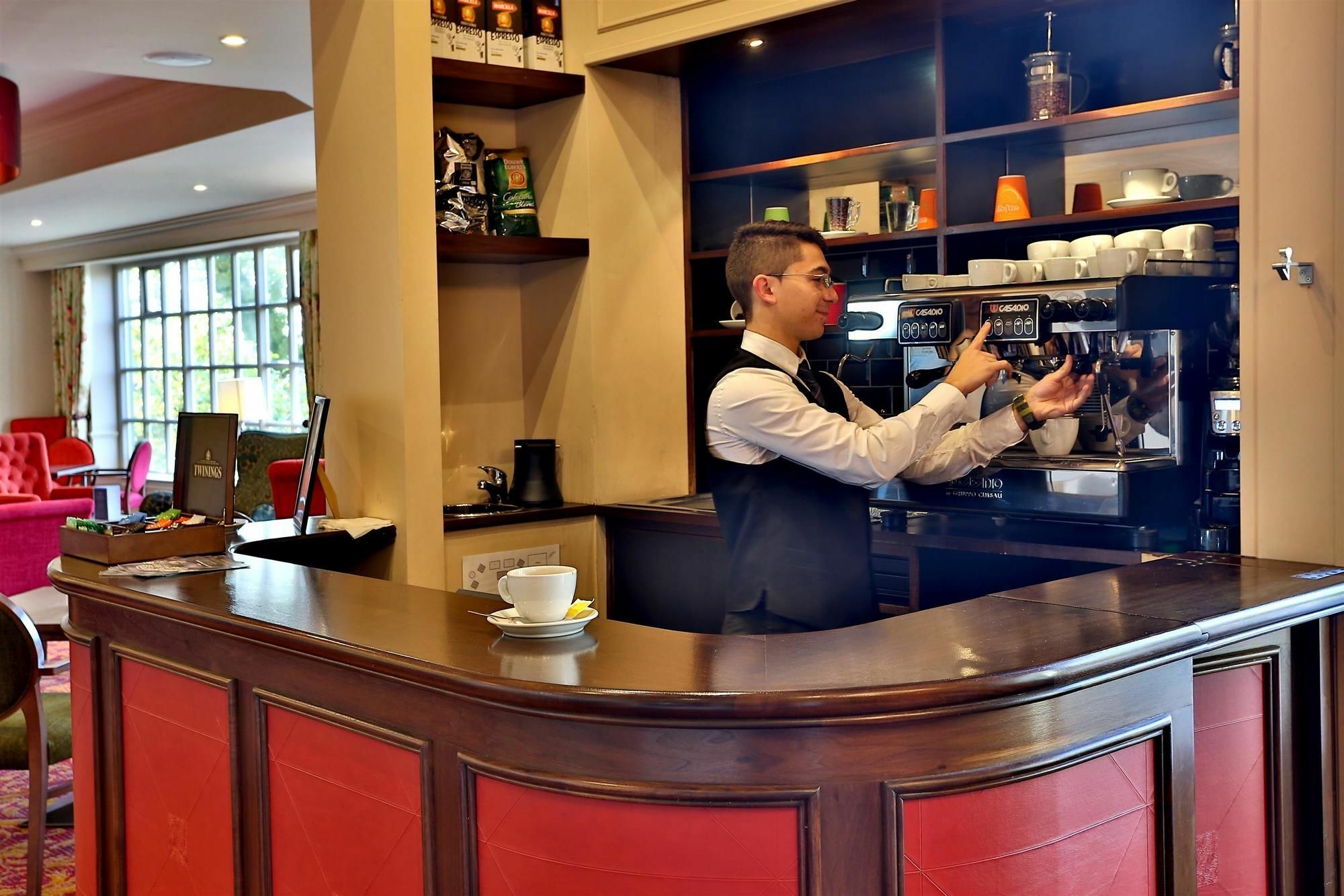เรเกท เมเนอร์ โฮเต็ล Hotel ไรเกท ภายนอก รูปภาพ